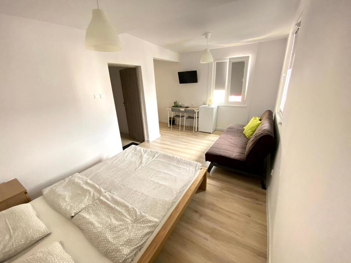 Apartamento Zefir Pokoje Unieście Exterior foto